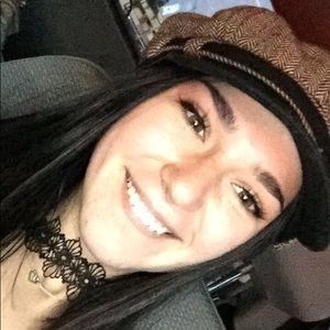 Meet your Posher, Alisha